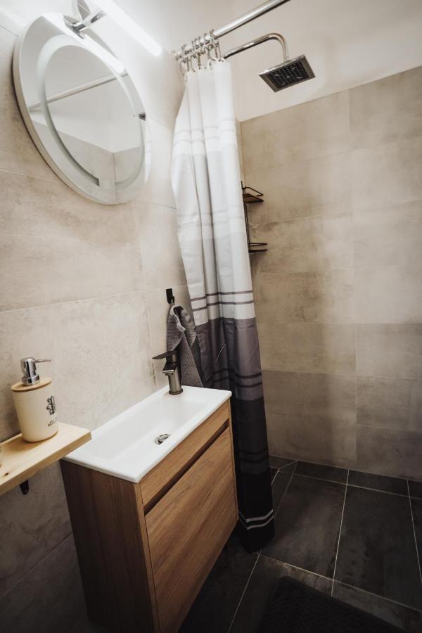 Holiday Home Nightswim Inn Vrbovec Zewnętrze zdjęcie