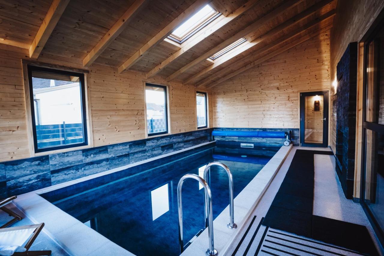 Holiday Home Nightswim Inn Vrbovec Zewnętrze zdjęcie